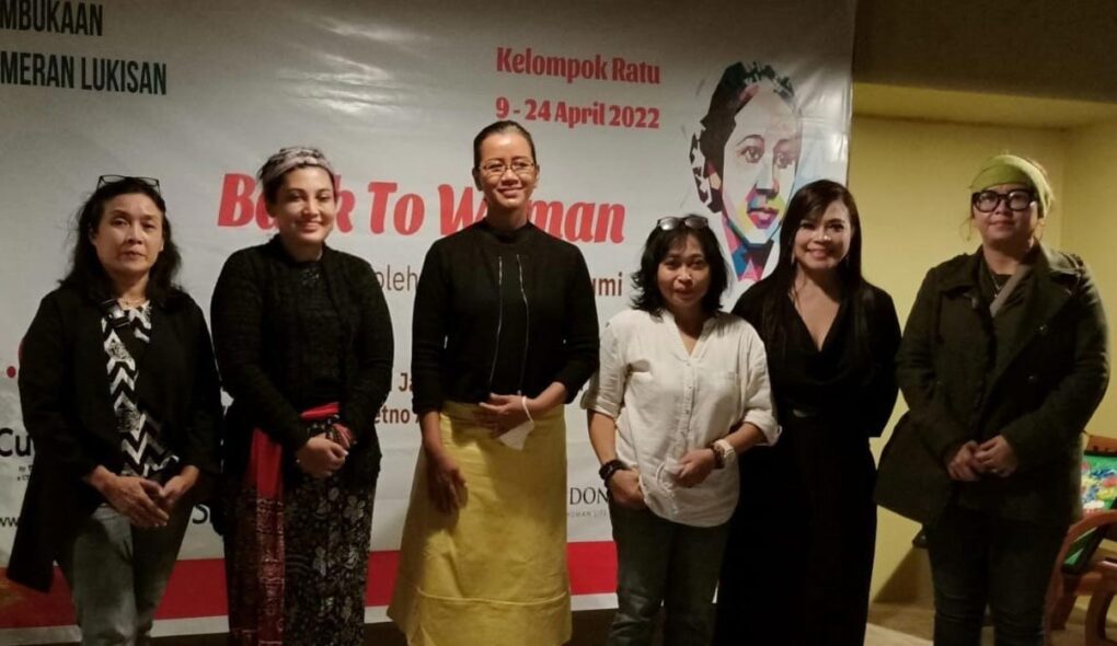 GKR Mangkubumi membuka pameran kelompok Ratu