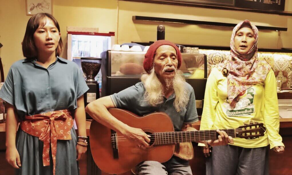 Caption foto: Suasana Pameran Go Pageto di Kafe Kumpeni Kauman Yogyakarta, Kamis (15/12).