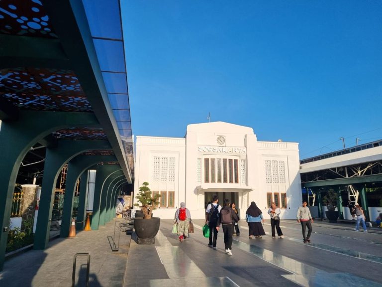 Naik KA Tanpa Berhenti di Stasiun Antara dengan KA Direct Train Yogyakarta-Gambir