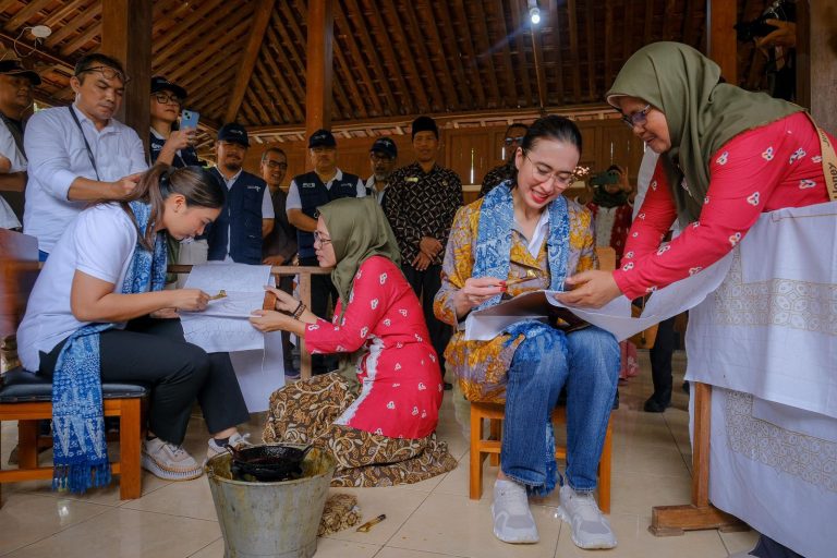 Menpar Kunjungi Desa Wukirsari Peraih “Best Tourism Village UNWTO 2024″