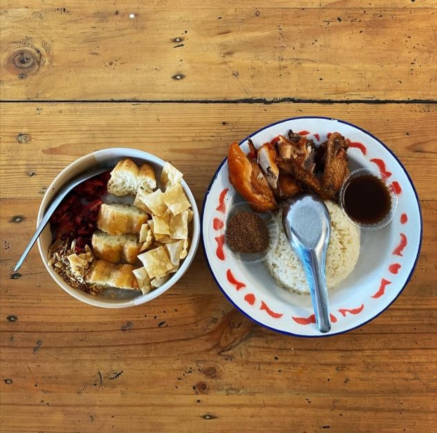 Menu nasi Hainan di Kedai Berkah Abadi (instagram @kedaiberkahabadi)