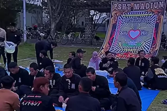 Tangkapan layar postingan akun Instagram @unboxing.jepang tentang aktivitas anggota PSHT di Tokyo, Jepang.