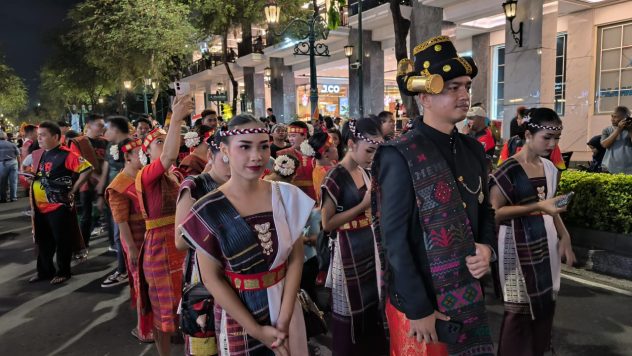 Padati Jalan Malioboro, Warga Batak Jadi Rebutan Wisatawan untuk Berfoto