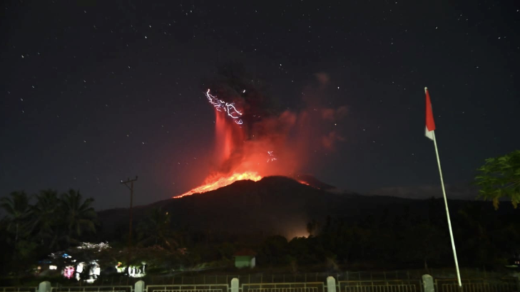 Gunung Lewotobi Laki-laki Meletus, Dipicu Akumulasi Gas 2 Minggu